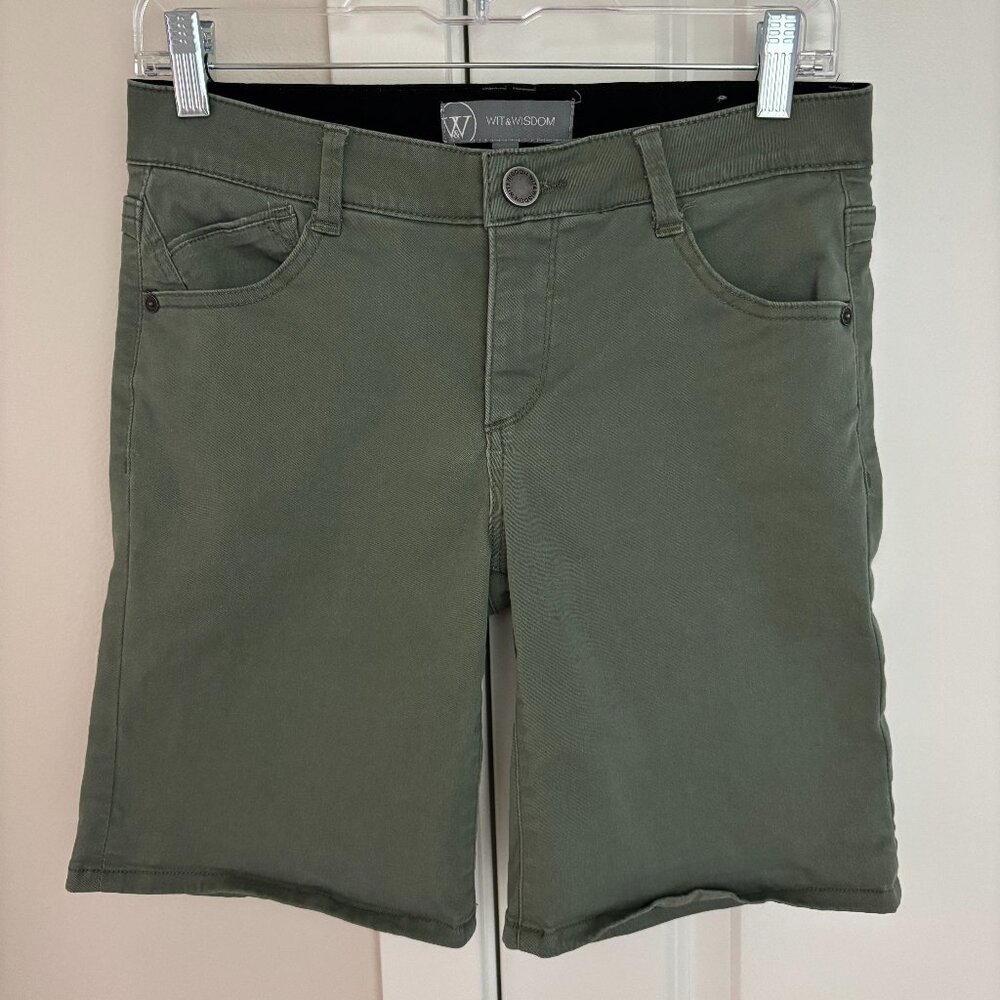 Wit & Wisdom Stretch Green Bermuda Shorts, 8.5” Inseam, Size 4 Jean Shorts